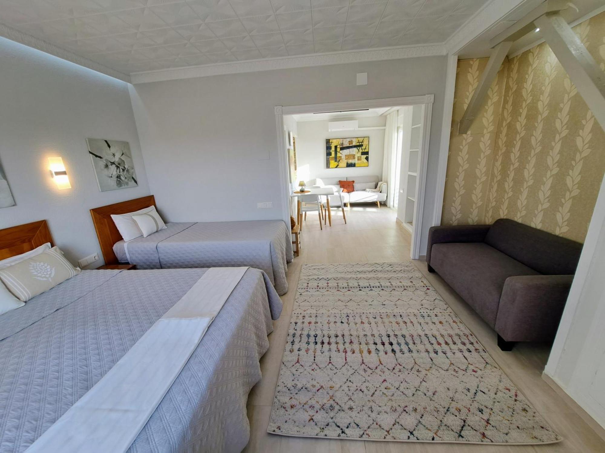 Alicante Skylights Apartments Room photo